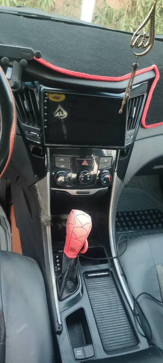 سوناتا موديل 2013 حرة بأسمي سنوية مجدده ٢٠٢٨ تبريد تدفئة كهربائيات كلها شغالة
بيها ضربة بالجاملغ الايمن الامامي  لايت زنون اشارة بالمري 
السعر 100$ وبيها مجال 
البصرة شط العرب الجزيره 
***********
