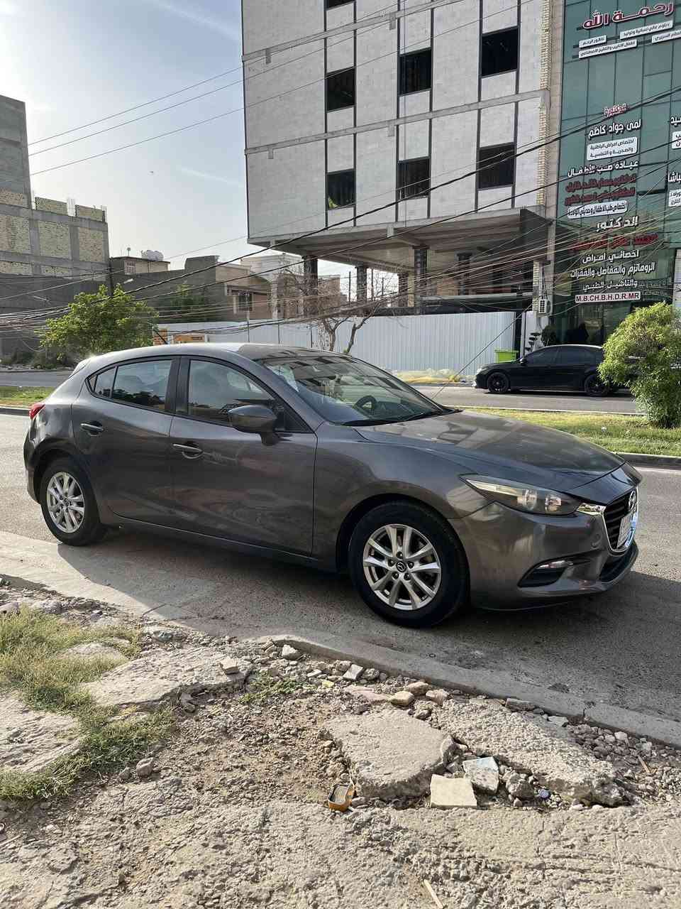 مازدا 3  موديل 2018
وارد امريكي  
ماشية 42  
السعر 95 ورقة وبيها مجال للشراي
موقعها بغداد /المنصور  
للتواصل
***********
