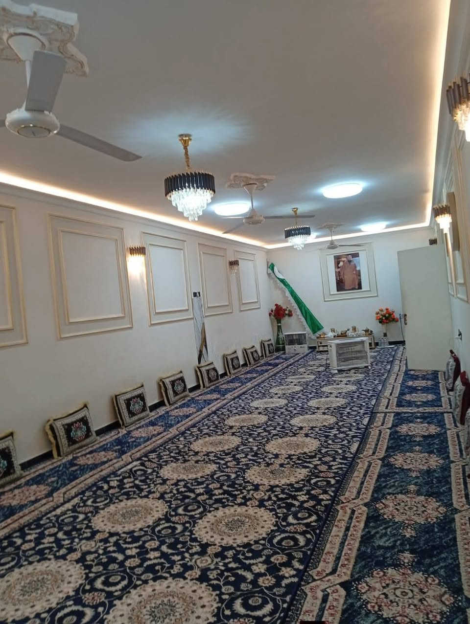 السلام عليكم بيت 250متر بشارع ابو علي لبيت مسلح خدمات كامله تبليط مجاري كهرباء مي عالي على شارع يبعد عل شارع 6بيوت ب130وبي مجال ***********واتساب تصل وتدلل دلايه ابو فهد المياحي
