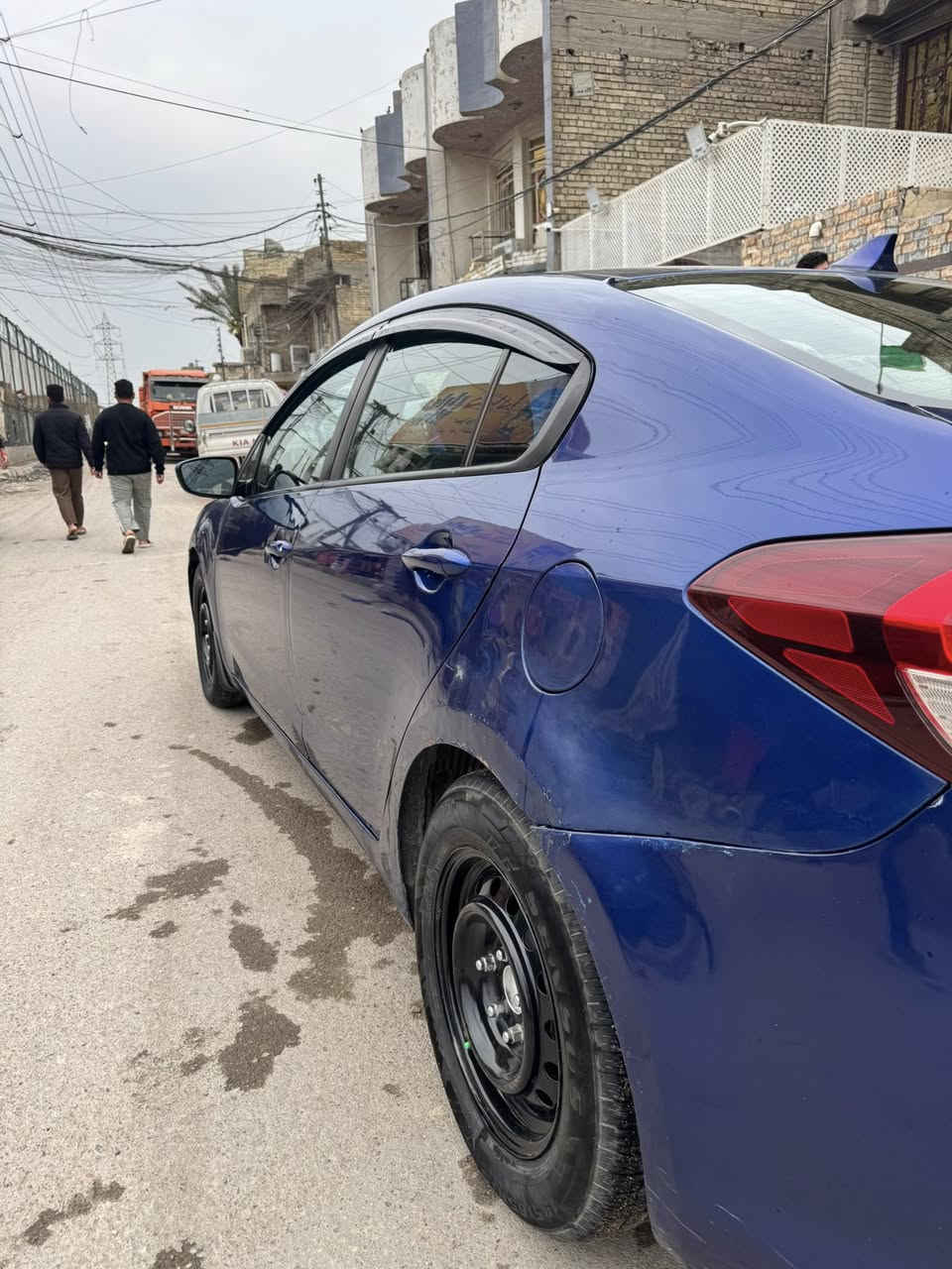 السلام عليكم فورتي 2017 للبيع بكان بغداد رقم انكليزي باسمي تحويل ثاني يوم حادث امريكا قطعتين جاملغ وباب خلفي وبل عراق هم جاملغ وباب خلفي الصفحه ثانيه يعني 4 قطع الصور موضحه مكينه كير مكفولات صدر جديد تخم تاير جديد شاصي مكفول السعر 117 بيه مجال مكلف بل نشر رقم للتصال 
***********
