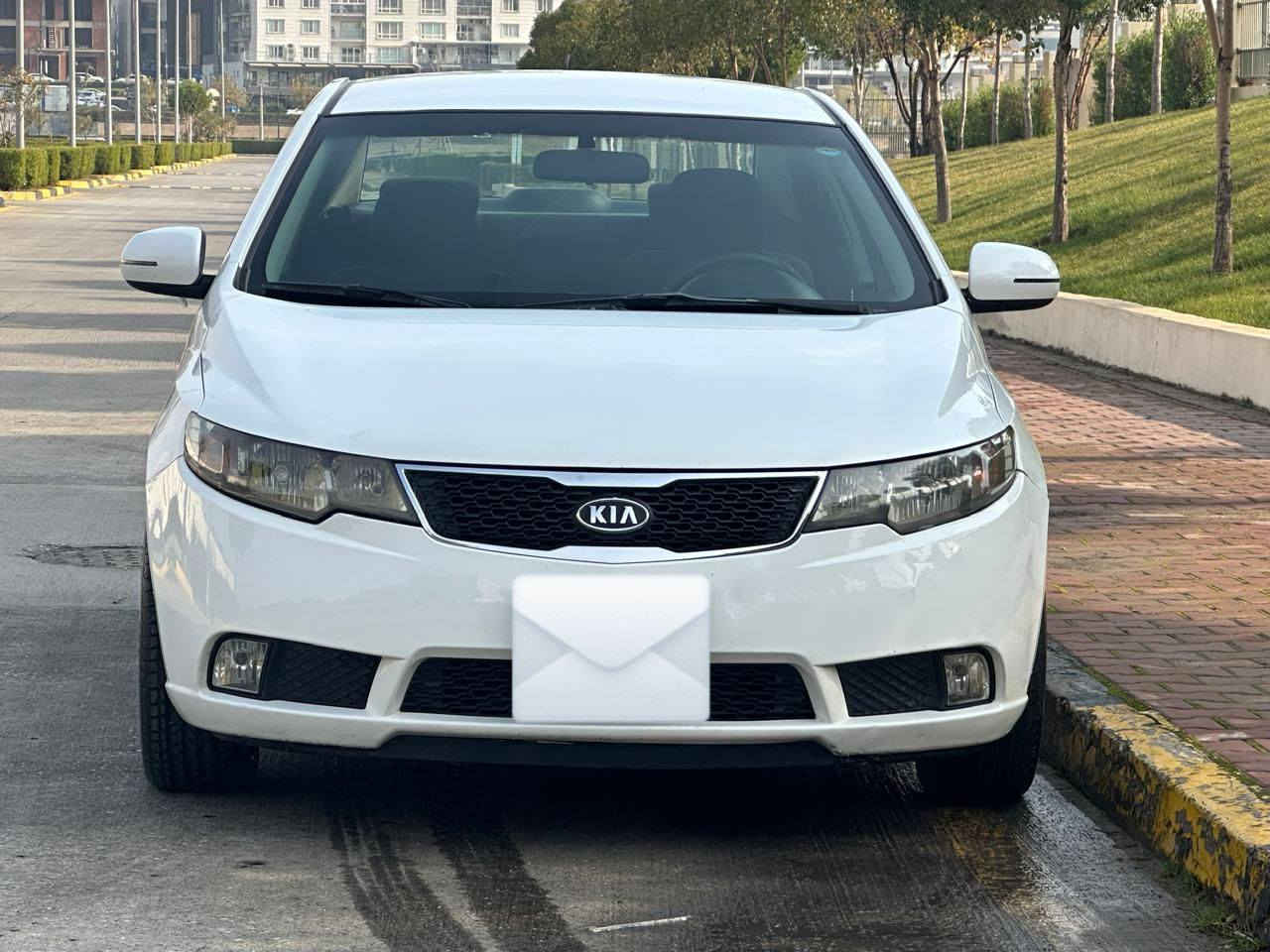 السلام عليكم
السلام عليكم 
كيا سيراتو لبيع موديل 2013 
المواصفات مكينه 1600دوش 
سنويه جديد وهزه ورقم وبراد 
كير ايتي بشرط كير ومكينه مكفول +فول تحكم استيرن شفتات مري شفط أشير مري حساسات خلفي اي بي اس يدات نيكل داخل وخارج داخل السياره اسود صدر امامي خلفي كله جديد تخم تيرات جديد + خمسه ويل كب  +منضومه تبريد جديد  منضومه بانزين جديده  بعض الوصفات ما ثكوره امكم
عنوان السياره بغداد 
السعر 108وبيها مجال 
رقم ***********
