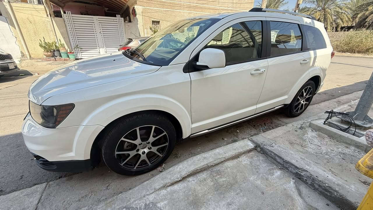 السلام عليكم
دوج جورني للبيع 2020 اعلى فئه كروس رود
7 راكب
ثلاث قطع تبريد
محرك 2400
رقم جديد سليمانيه 
السياره باسمي
سنويه. ل 2027
كير ومكينه مكفولات
تحكمات ستيرن
بصمه
حساسات خلفيه
ماشيه 140 كم قابل للزيادة
مقاعد جلد بلادي
شاشة بلادية كبيرة
حادث جدا بسيط بالتاير مال السائق وجاملغ بارد
يعني بجم كبس
موجود سونار مالتها
والسيارة جدا نضيفة وعلى إيدي

السعر 175 ورقه 
مكان السياره بغداد / الثعالبة 
***********
