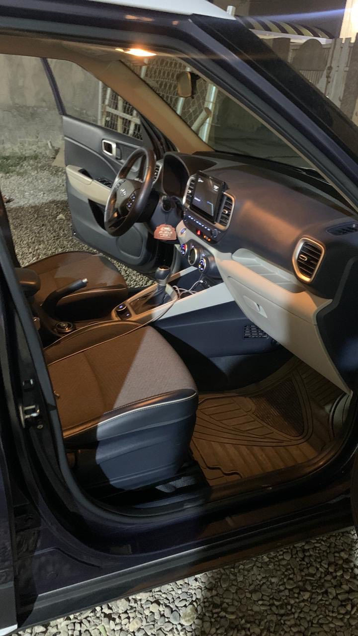 هونداي فينو 2022 
موديل 2022
محرك1600 
ماشية 16 الف مايل 
وضعيات قيادة
كشنات تدفئة تبريد 
رادار امامي وخلفي 
نقاط عمياء 
كير IVT
صبغ شبر بالبنيد وشوية جاملغ
السعر 140 وبيها مجال 
للاستفسار الاتصال ***********
