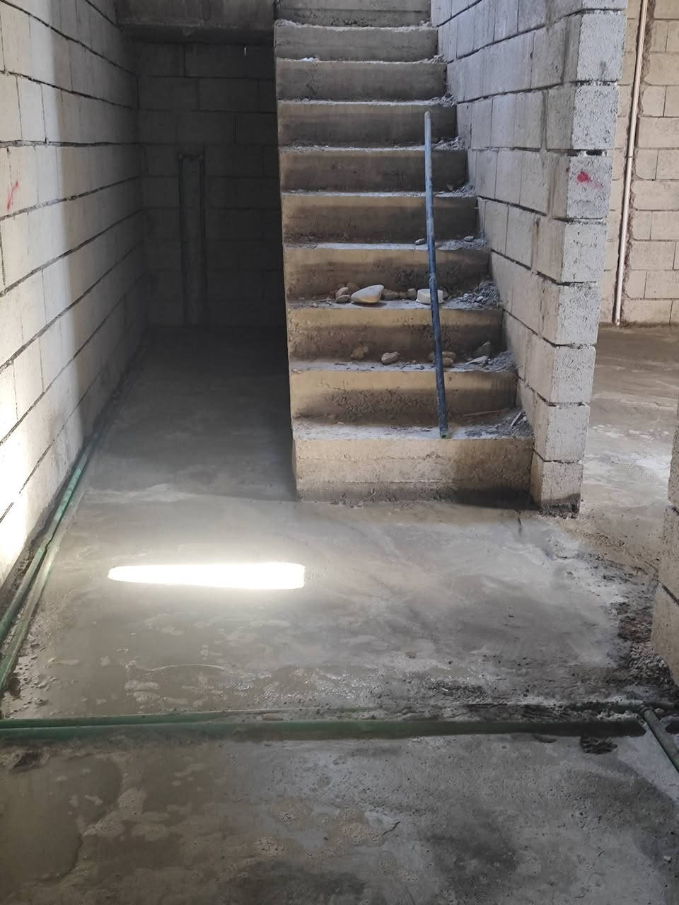 السلام وعليكم الي يحتاج عمال
تصعيد مواد تصفيط بادلو
تعديل وصب ارضيات صب بيتونه
ودنك هد وقلع ارضيه قشط جدران
تنضيف البيوت موجود عندي كادر
***********
***********
