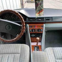 مرسيدس 300E • ١٩٨٧ • حي العامل