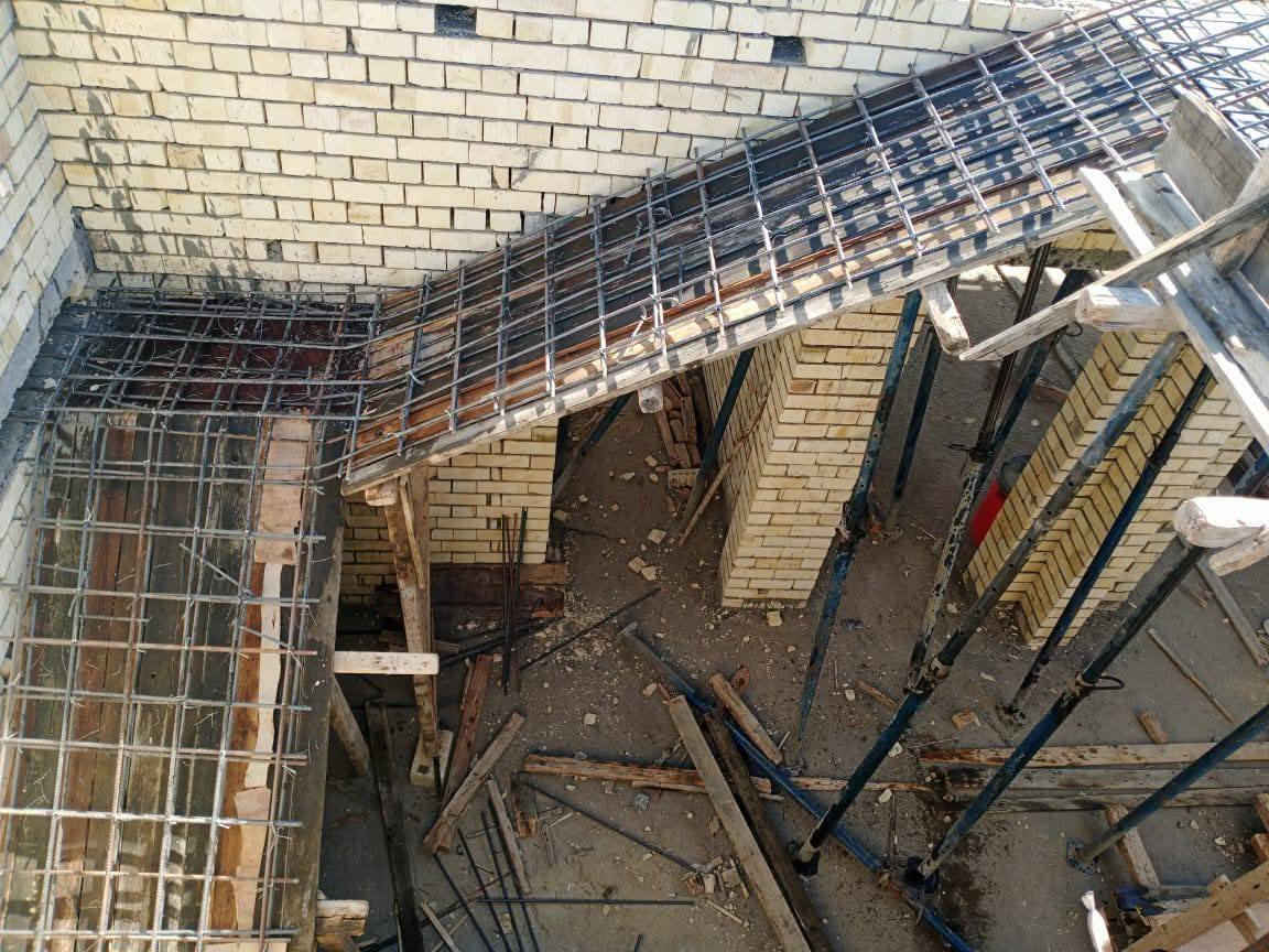 نجار قالب شغل درجه اولا ***********وبنسب السعار

يوجد خلفه بناء ستلام مهندس 

نعمل بل كرسته وعمل
