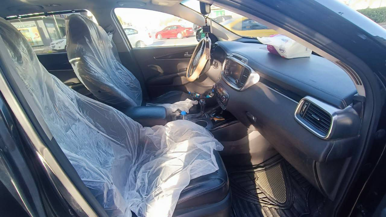 السلام عليكم
سيارة سورنتو أمريكي 
موديل2018
فول مواصفات واحد على واحد 
فتحة سقف
3قطع تبريد
 اشاير ترحيب
محرك6
7راكب
الرقم.. ***********

(الخاص مغلق)

