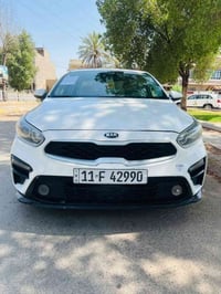 كيا فورتي 2019 وارد امريكي حادثه جاملغ ورصعه بالباب والبنيد  بدون ايرب...