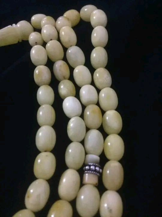 كهرب حر طبيعي البيع الوزن 34غرام الشاهد ستندر 
***********بغداد مدينه الصدر الشراي يدلل
