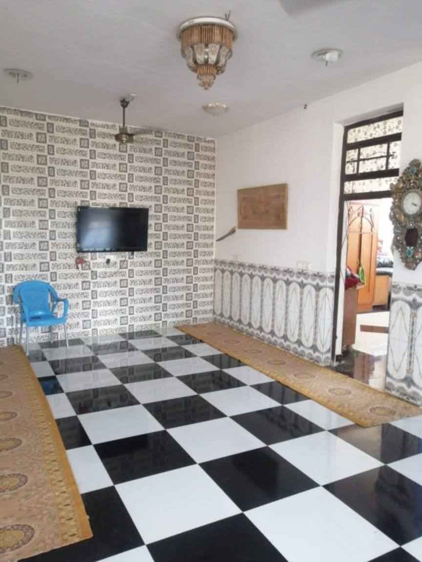 دار سكني طابو صرف مطلوب اسكان(١٥,٠٠٠,٠٠٠ )(حي الحرية الثاني)خلف علوة لطيف شعلان فرمان
المساحة (٣٠٠)متر ركن شارع (٢٠)متر
يحتوي (٢)غرف نوم +صالة+مطبخ+صحيات داخليه وخارجية + الاستقبال 
للاستفسار مراجعة مكتب (بصمة اعمار للعقار)
واسط ـ الزبيديه -مجاور اسواق بيت عزيز ذياب 
او الاتصال 
***********
***********
***********
