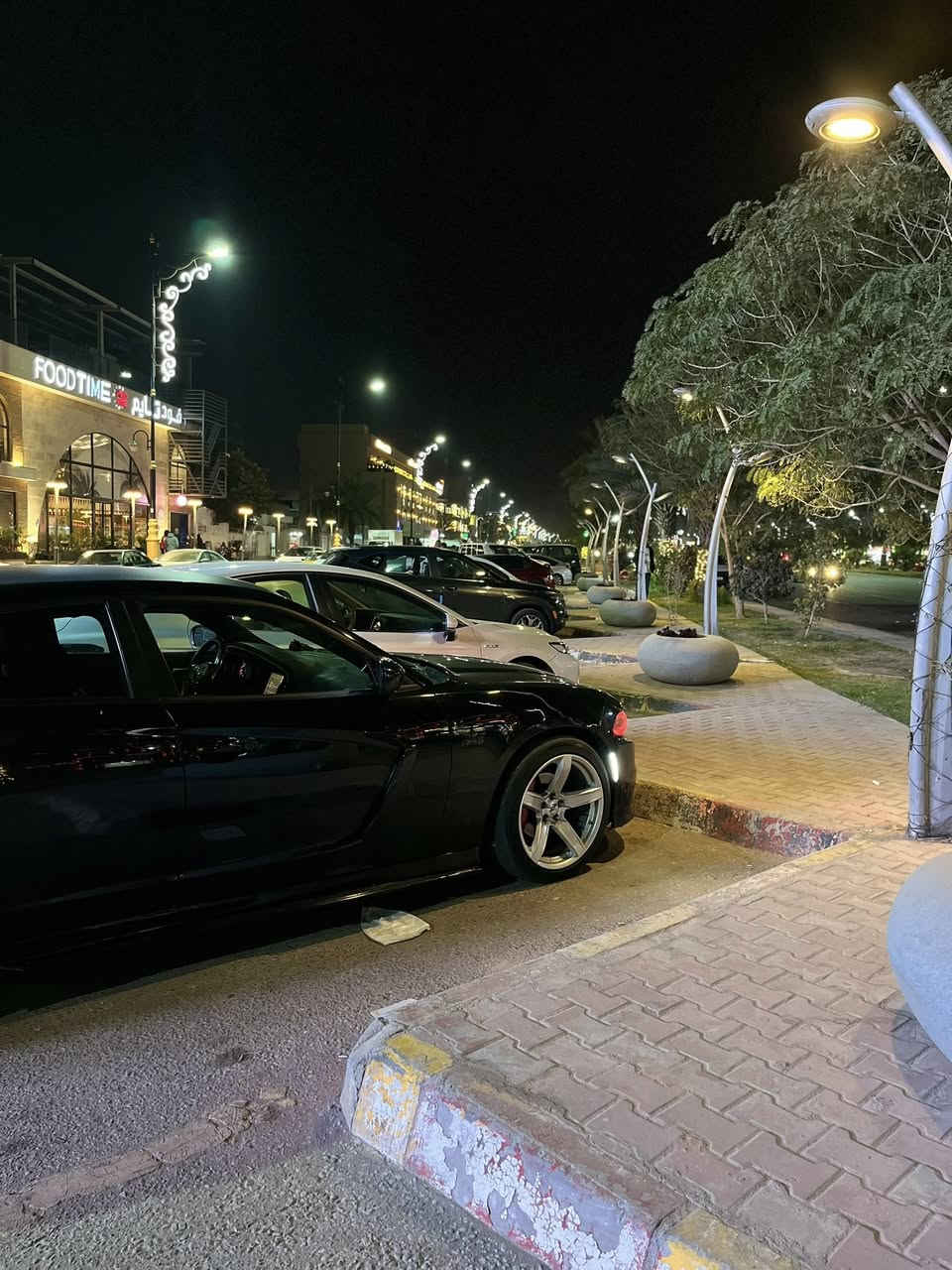 سلام عليكم
للبيع أو مراوس بRT
دوج جارجر 2016 V6
وارد امريكي / بيها قطعتين صبغ كلير فقط
جاملغ وباب خلفي الباقي كفالة شاصي لغد مكينة كير 
ماشي 167 ml 
رقم بغداد أنكليزي باأسمي
مصروف على سياره هواي السياره نصبتها فدشي
مكاني بابل ***********
