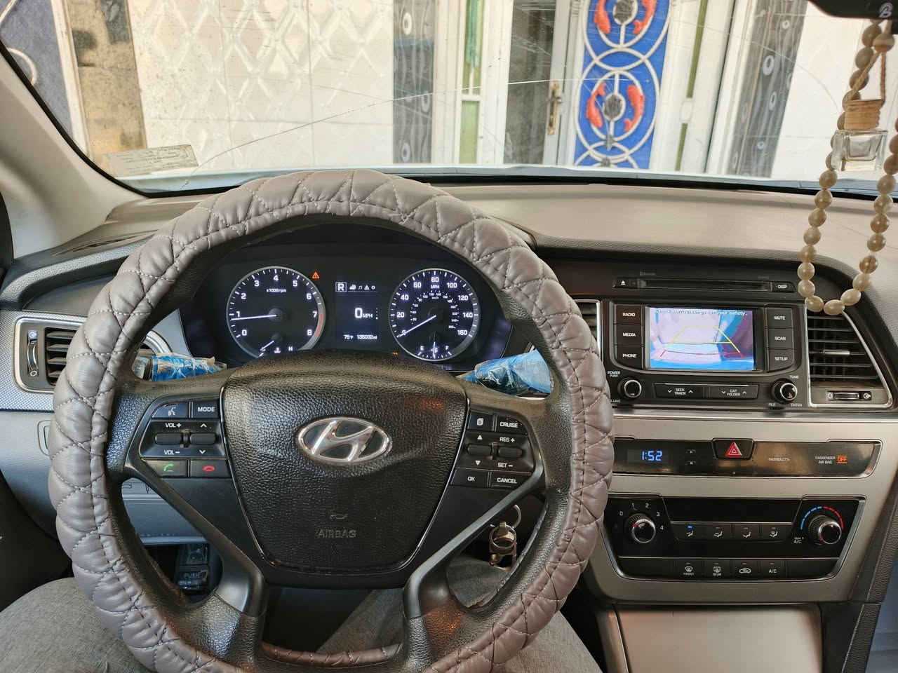 ،سلام عليكم سوناتا للبيع موديل 2015 وراد امريكي ضربته جاملغ وبنيد سياره جاهزه وباقي كفاله *********** سعر مناسب جداً
