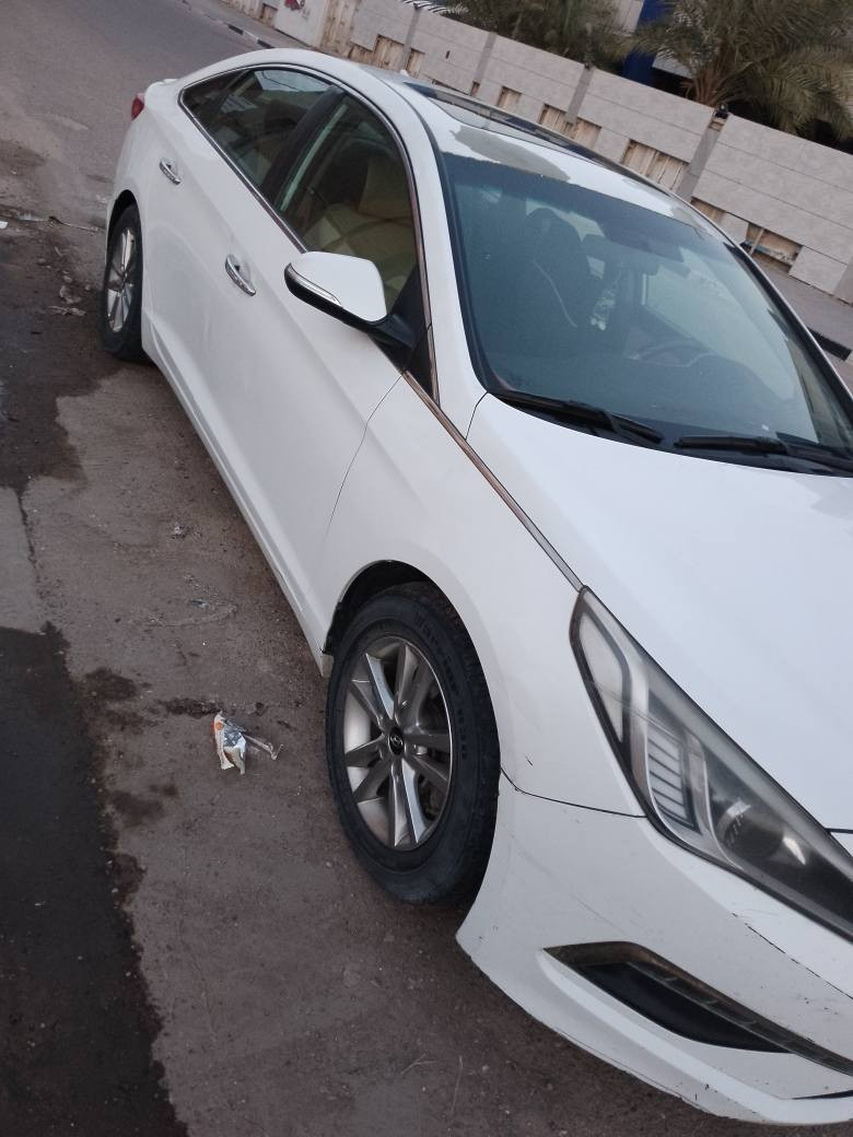 سوناتا 2017 امريكي 
سياره كفاله من الضربة بيها بارد وصبغ قطعه
فول مواصفات فتحه بصمه رادارات امامي خلفي 
سعرها 125
***********
