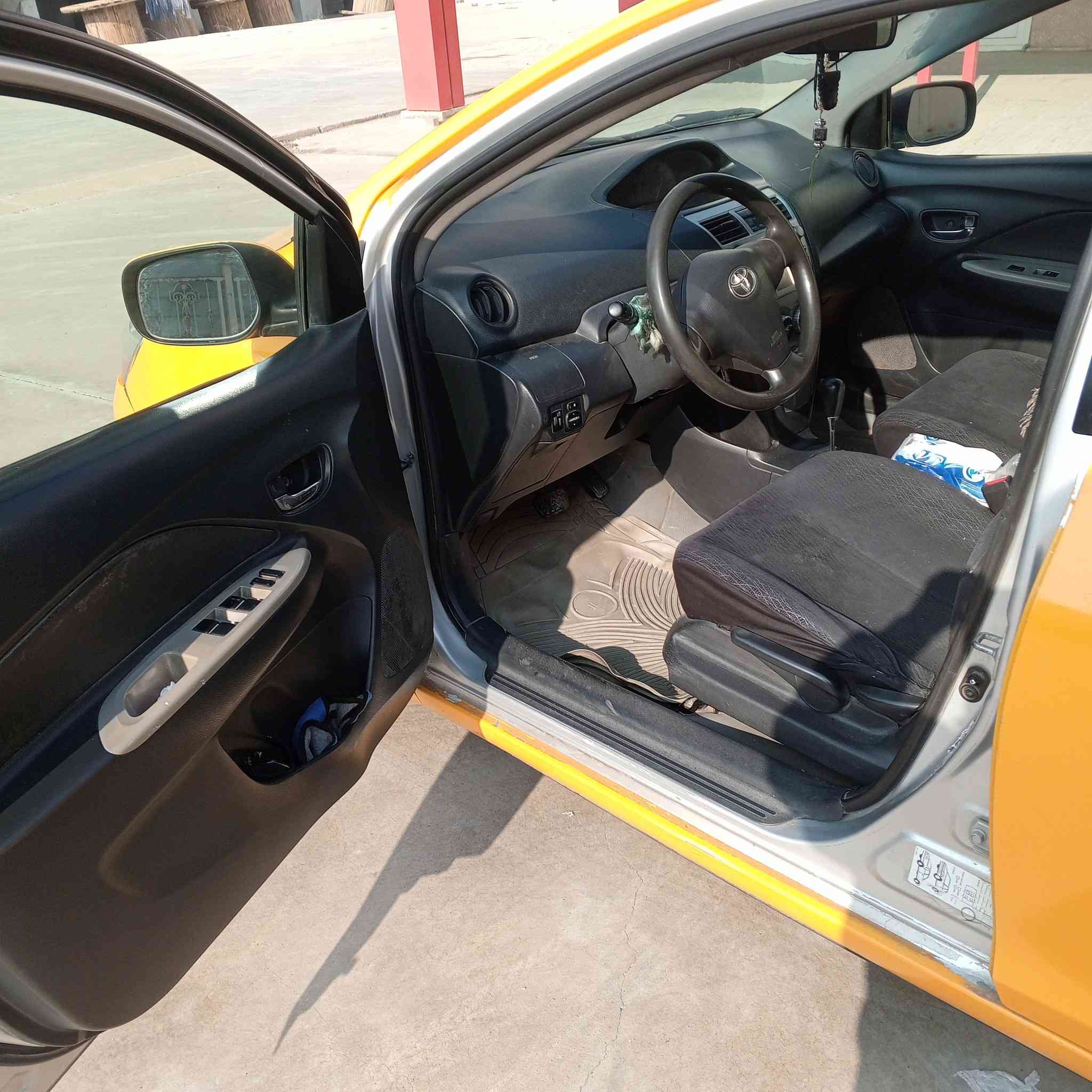 سيارة يارس ٢٠٠٨ مشروع وطني
السعر ٧٥ ورقة وبي مجال
***********
