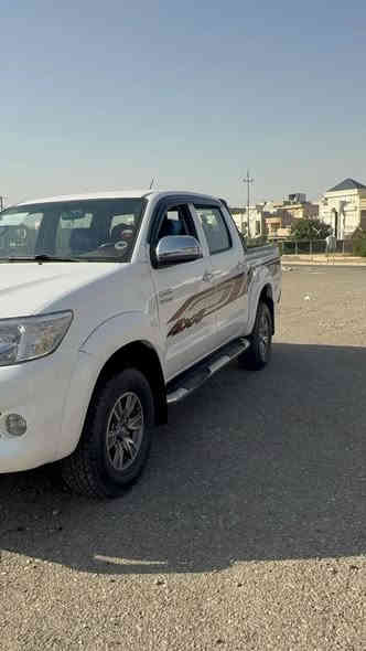 2012تۆماتیک    
دەبل ئکسل سەید نهرۆ
پێش وپاشی بێ لێدانە
تەنهادۆسەو یەک دەرگای سبوخە
گێرومەکینەی بەشەرت  
تەنهاقەباغی  کرایتەوە
190000هەزار رۆیشتوە
چوارتاییەوویلی نوێی بۆبەستراوە
***********
