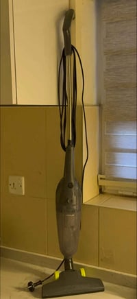 شغالة • مكنسة