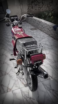 يرانيه البيع وراق سكنر مبدلهه دهن مره وحده وما طلع بيهه ماشيه اقل ٣٠كم...