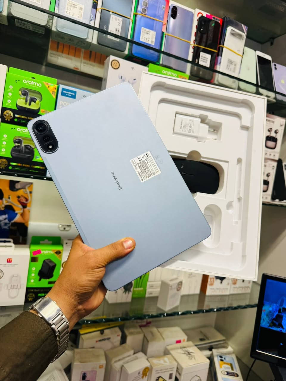 ايباد Blackview
ذاكرة ٢٥٦ 
حجم ١١
بطاريه ٩٠٠٠ ملي امبير
ايباد حلو مرتب مخصص دراسه او العاب 
ملحقات ويا كيبورد وماوس وشاحنه 
سعر خاص 
تواصل ***********
