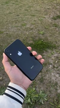 ايفون اكس ار • ٦٤ جيجا • فيس ايدي شغال