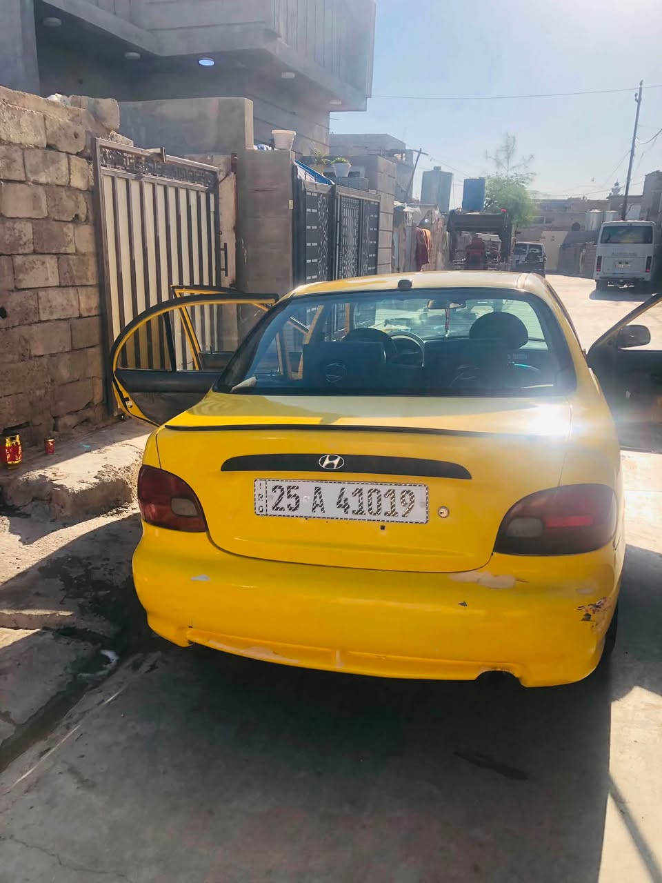 هوندا اكسنت اوتو دفتر بانزين رقم انكليزي سنويا لل ٢٨. موديل ٩٧. تخم تواير ٤ جدد سعر ٣٥ رقم *********** مكان كركوك. 

ملاحظة: خصوصي لون بلادي اصفر.
