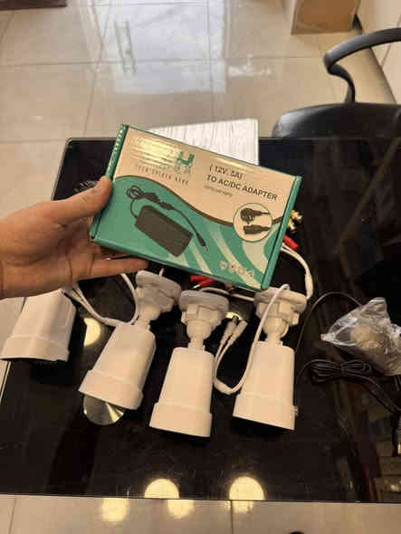 منظومة جديد ضمان سنة اربع كامرات دهوا ملون ليلي ***********
> دقة الكامرة 1080 حقيقي
﻿﻿هارد خزن 500GB حقيقي
الكامرات. تعمل بدون انارة في الظلام
الكامرات تحتوي على 15بلوجكترميرات / دوارز
>الكامرات مصممة لتحمل درجات الحرارة العالية والامطار
الحاق ممم نهاري ملوز
﻿﻿الجهاز 1080 ويشغل كل الكامرات
﻿﻿امكانية المراقبة بالهاتف عن بعد
﻿﻿طول كل كيبل 20 يارد
