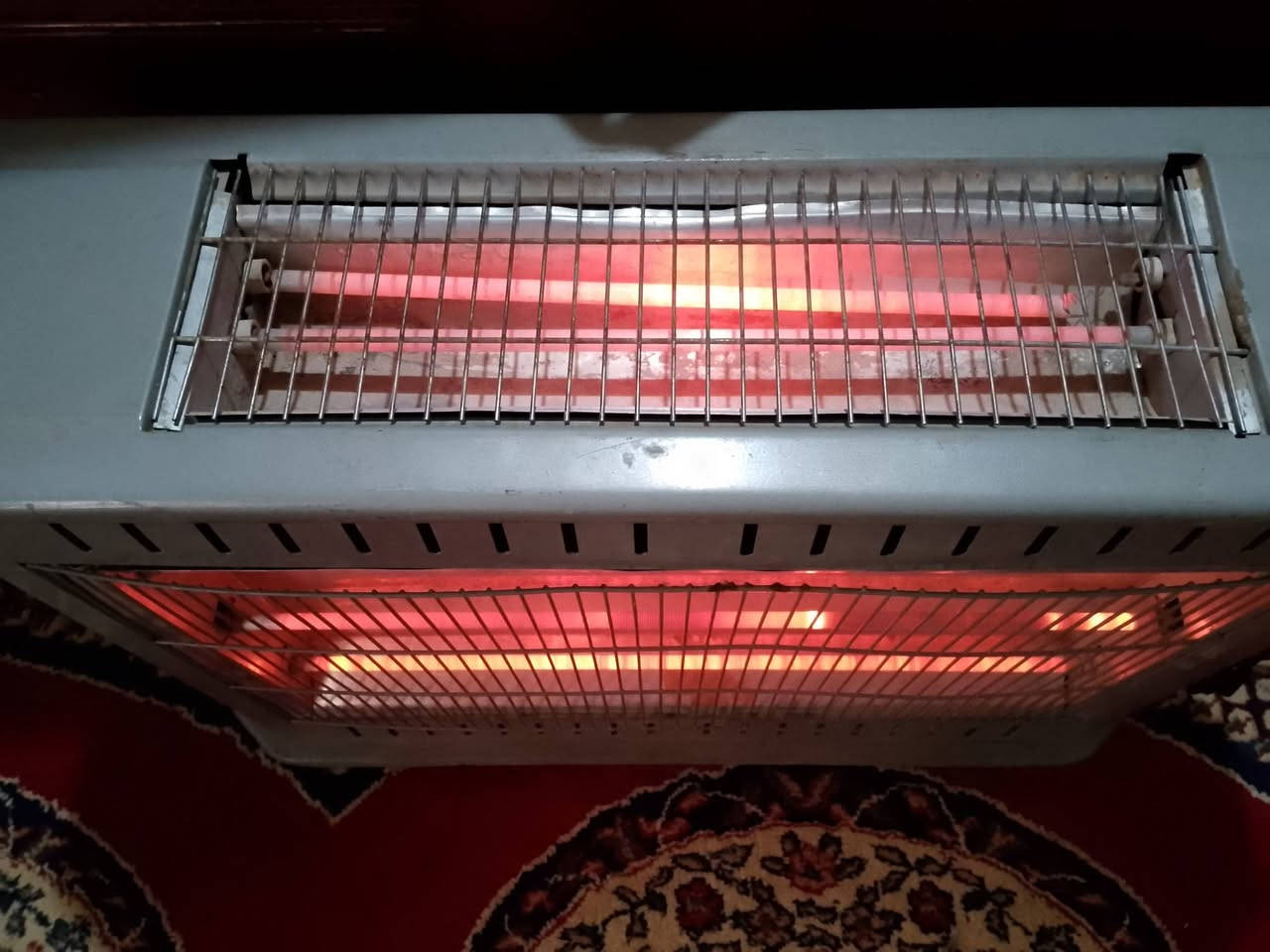 صوبه كهربائيه نضيفه جدا 5شمعات للبيع السعر 30الف دينار فقط 😍 تلفون *********** أو عالخاص
