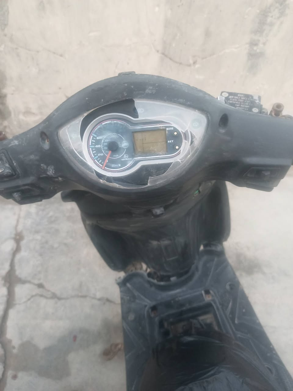 دراجه 150 بس والله ما اعرف شنو نوع الدراجه هاي ما اعرف اسمها المكان فلوجه معمل الطحين


**إذا كنت صاحب هذا الإعلان وتريد حذفه لأي سبب، رجاءا أرسل رسالة إلى الدعم الفني**