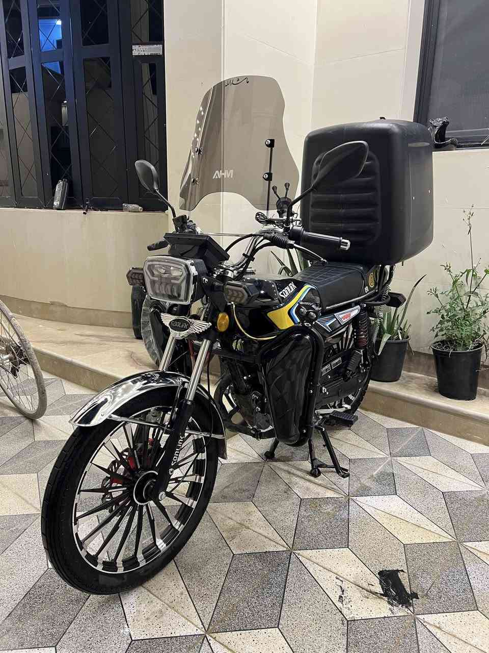 للبيع سونك موديل٢٠٢٥صارله شهر من نازله مكينه ٢٠٠زنجيل وضاغط وبصمه وتشغيل عن بعد السعر مليون و١٥٠ المكان بغداد الدورة ***********
