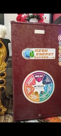 ثلاجه للبيع نضيفه السعر 140 وبيهه مجال للطيبين  خاص موجود وهاذ رقمي. 0...