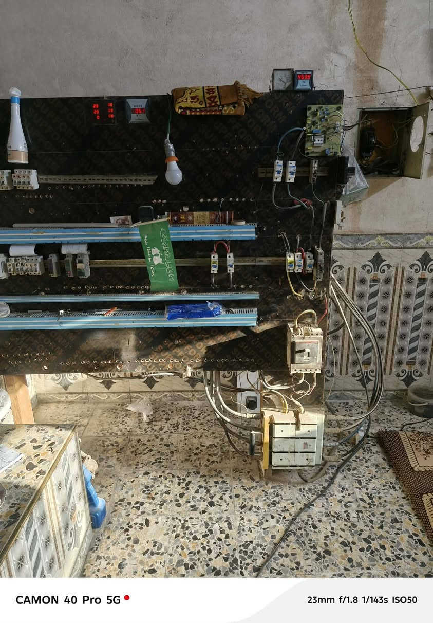 السلام عليكم موقع للبيع بحي العسكري مدارس خلف الادله جنائيه 

يحتوي على مكينه كمنز 24ولف وجنريتر 200 كيفي نضيف 

والمكينه ثانيه البي 8 سلندر بيه بخار متنقص وراس توليد 250
 بيه حصت كان 185كيفي حمله 400 الموقع يحتوي سبلت ومنظومة كاميرات وبيه انترنيت 
بيه خزان كاز عشرة الف لتر  وبيه تانكيات 2 ابو 500 لتر للأستفسار ***********
 الحمل موزع كابينات
