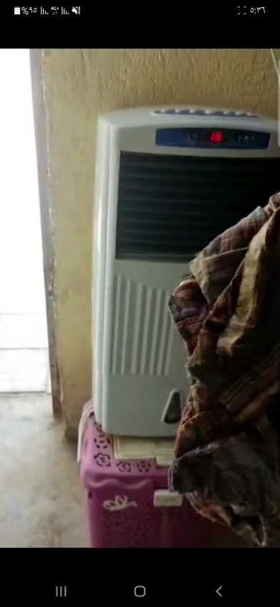 مبرده ماركة  ونسة  كويتي  مبرده نضيفه حجم  متر دفع وبروده  بدون  بوخه  ولل ريحه   نضيفه وجاهزه   سعر 75 مكان البصره الامن  الداخلي