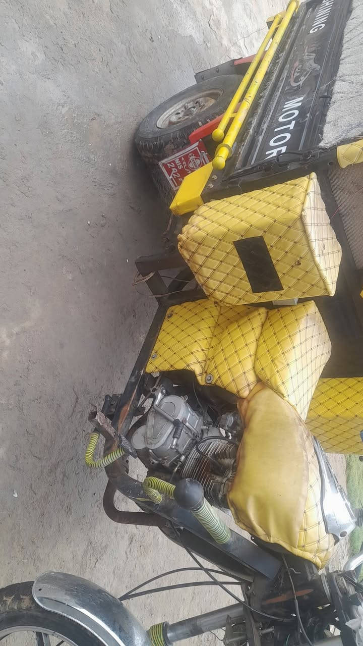 للبيع موديل ١٩ اوراق كاملة شمالية سعرهة مليون و٥٠٠ وبيها مجال شراي اتصل ***********
