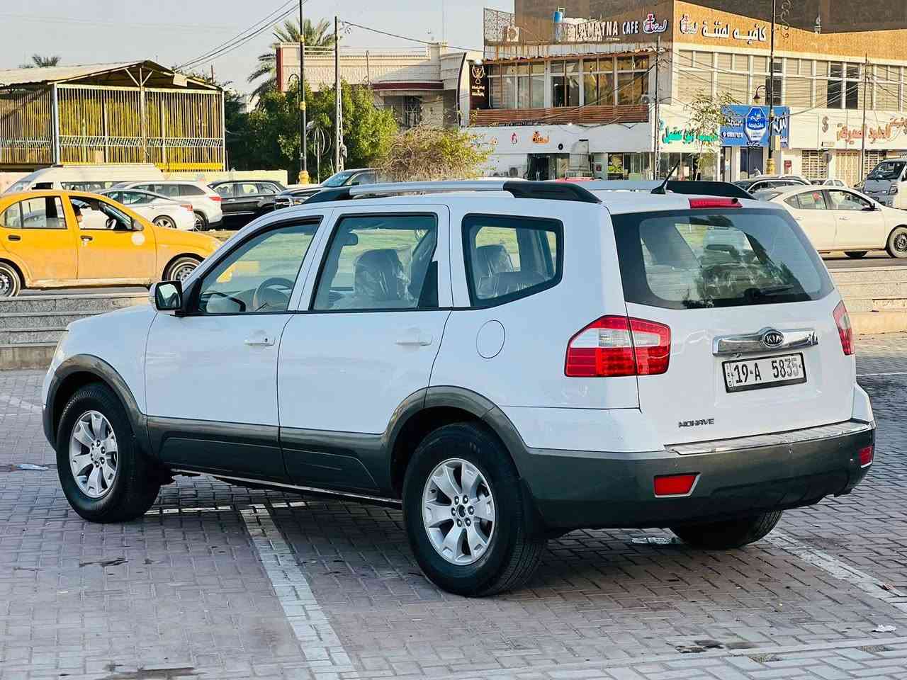 السلام عليكم للبيع كيا موهافي موديل2011 بيها حادث باب خلفي فقط صبغ باقي السياره كفاله عامه فول موصفات شاشه تحكم ستيرن سبعه راكب كشنات جلد تدفئه تبريد فتحه سقف رادار أمامي خلفيه ثلاث قطع تبريد سياره جديده وجاهزه كير محرك حداديه تخم تاير تبريد تدفئه رقم كربلاء إنكليزي سنويه لل2029 السعر132قابل للتفاوض 
رقم صاحب السياره***********
مكان السياره كربلاء المقدسه 
مكلف بلنشر
