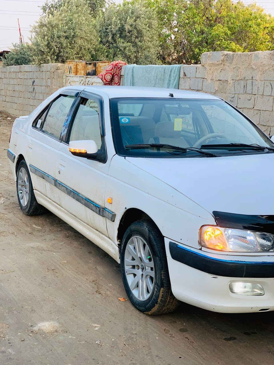 السلام عليكم بيجو بارص لون ابيض رقم بغداد سنويه ل٢٧ بيه صبغات جاملغ أمامي جاملغ خلفي طخه بسيط ابيع صبغ حزام عنوان بابل حله سعرها ٥٥ وبيها مجال 
*********** واتساب بي ومتواجد على خاص مراوس حسب القناعه
