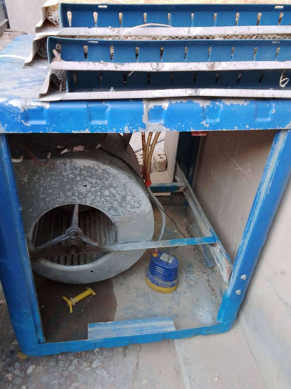 للبيع
كونفيره شغاله ما بيهه نقص ب125

مبرده  حجم 2.5
 ماطور سرعتين
كل نقص ما بيهه  كله مبدل جديد 
ب100
ع الفحص
***********
