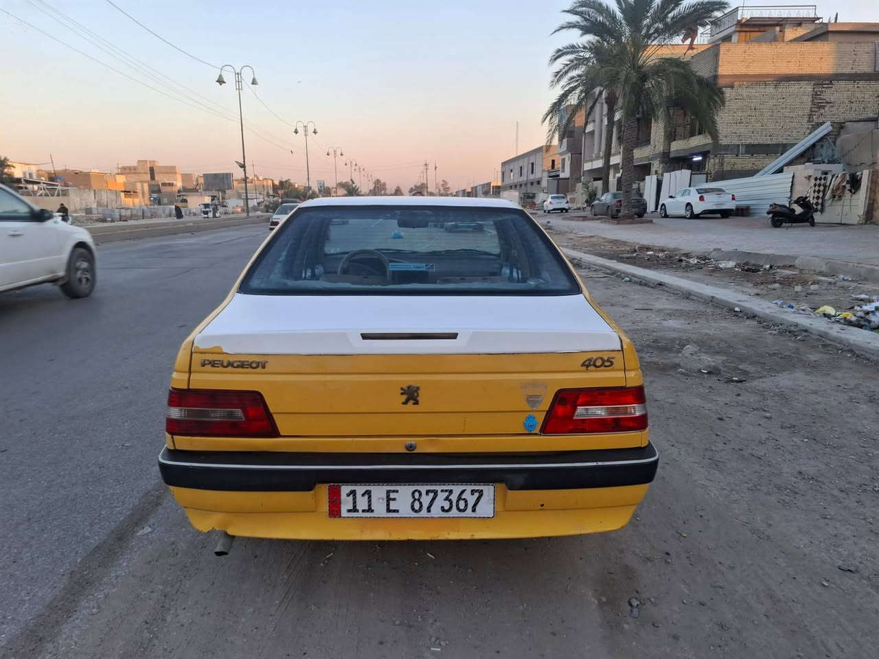 السلام عليكم
من رخصة الادمن 

بيجو 405 موديل 2013 سياره كلش نظيفه وجاهزة 

كير مكينة كفاله صدر امامي خلفي السياره احلى من الصور

هزه جديدة رقم الإنكليزي الجديد رقم بغداد 

مصفره هيئة وغرامات سنوية لل28

سياره شبر بالجاملق الخلفي معمر موجودة الصورة مالته 

سعرها 38 وبيها مجال بسيط

***********
