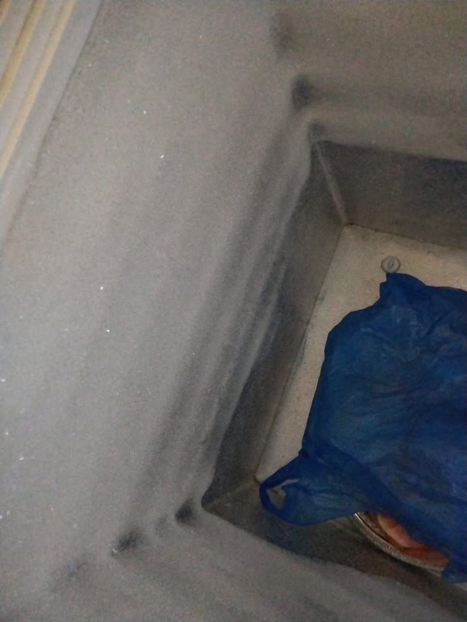 غراض للبيع مكان ناصريه ناحيه زدناويه الرقم ***********
