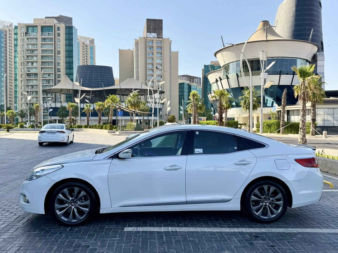 ﷽
‏🐎2013🔥خليجي HYUNDA AziRA
◽️محرك (V6🐎3000 ) ستة سلندر🚀🚀
🔷داخل لونين(بيجي+عنابي)🧿 
🔷ماشيه ( 200 ) الف 
🔷سياره فول مواصفات بس بدون بانوراما
🔹محرك مفتوح بس بشرط بشرط تفحص الكير بشرط لاطبة ولا كل شي كله عل فحص

◽️سيارة بيها ( بس نص جاملغ امامي جهة السايق و نص باب مال سايق ) بدون دواخل بشرط
🔹سيارة جديد حيل حيلوة نضيفة
🔹سيارة داخل و خارج كل جديد📦

◽️مواصفات
🔹( بصمة -  ٣پردات بلاد - كشنات تتفيئة - كشن و ستيرن خزن -تبريد مركزي - حساس أمامي و خلفي - لايت ليد و زينون - داخل فورميكا -  شاشة تسلا أرقة نوع_مراية كهبراء+اشاير ترحيب )

بسميً السنويه بشرط تحويل و خرامه
سياره مابيها دينار مصرف كامل من كل نواحي

◽️نظافه ١٠٠٪؜ كامل سيرفس بدون نقص و بدون مصرف سياره اي نقص مابيها 
4 أيطارات جديدة تاير و ويل

نفسل يوم /تحويل و كاله حاظر
مكان / داخل  أربيل 🌆

◽️سعر _ 104💣 مجال بصيط 🔐
◽️موبايل📞☎️ __*********** 📲 واتساب +فايبر بي
