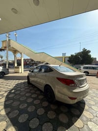 اكسنت خليجي  ٢٠١٦ ماشيه ١٦٠ الف محرك ١٦٠٠ تحكم ستيرن بيها بارد بالجامل...