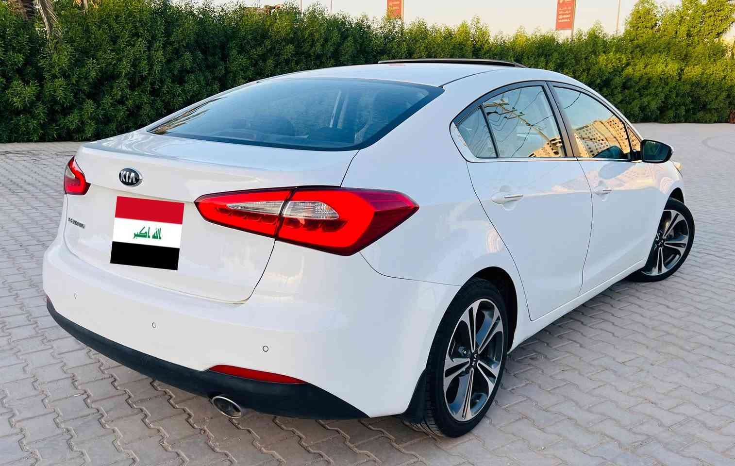 *********** سيراتو موديل 2014 خليجي للبيع
السياره فول مواصفات عدا البصمة
محرك 1600
ماشيه 190 الف اصل
رقم اربيل الماني 
سويج قطعتين الاصليه
فتحة سقف
حساس امامي - خلفي
فول تحكمات ستيرن
شفتات استيرين
لد امامي - خلفي
تبريد قطعتين امامي + خلفي
مري شفط كهرباء ترحيب
يدات نيكل 
5 ويل كروم + تخم تاير جديد 
تبريد ثلج 
حدادية جديده كاملة
محرك وكير على الفحص بلادي 
بدون تبخير او تنقيص
مكان السيارة النجف الاشرف
السعر 118 وبيها مجال بسيط
بيها مكانين بارد ماشرات بالصور
و طبره بالجاملغ الخلفي الايسر على وضعها.
للاستفسار الاتصال على الرقم :
***********
