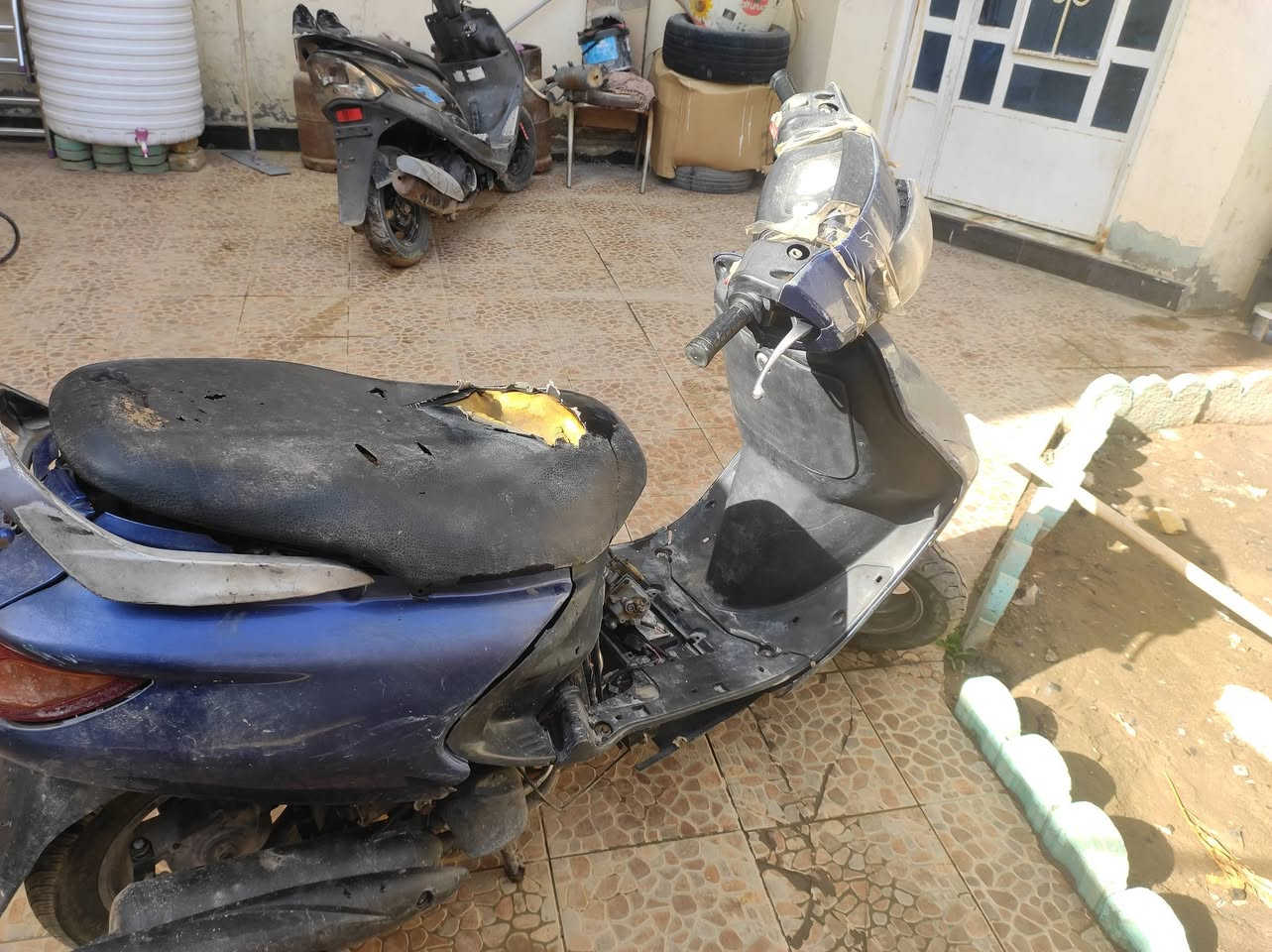 دراجه فراشه للبيع ابيع چوم حديد
السعر ١٠٠ وتعال شوف بعينك 
مكان الديوانية شارع الوكفه القديمه 

للتواصل الاتصال على الرقم ***********
