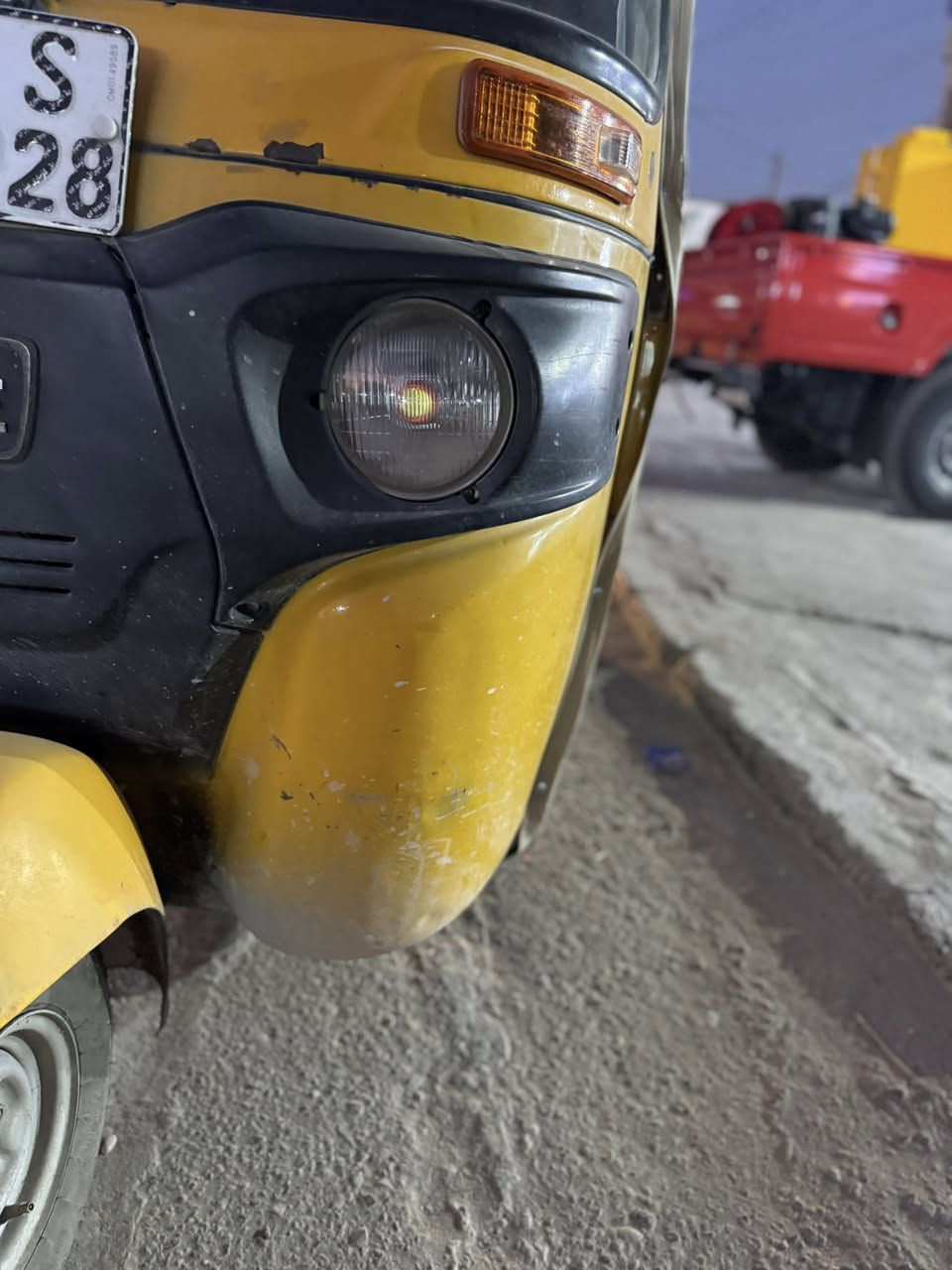 السلام عليكم تكتك للبيع 2018/12/26 رقم انكليزي تحويل ثاني يوم مكفوله من الضربه والصبغ بيها بس الكاعيه الكدام تحتاج تعمير مكينه مكفوله لا تنقيص ولا تبخير السعر 4600 وبيها مجال للشراي *********** مكاني الامين الثانيه
