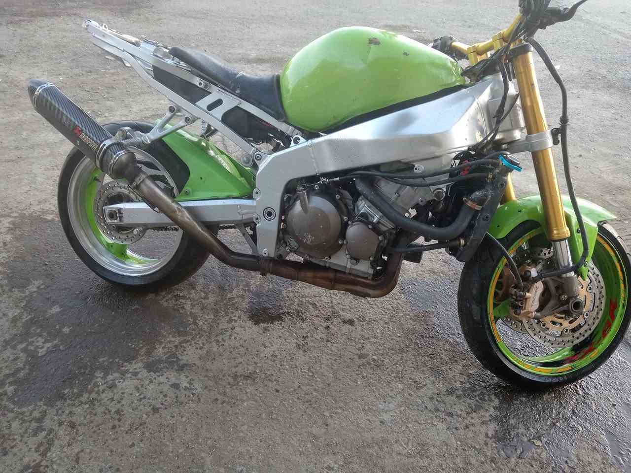 سلام عليكم كاوسكي للبيع او مراوس بيها نقوصات بسيطه  مكينه كصه اوله ناعمه ونكره بكل وقت بك لايت موجود وبعد بيها كم شغله موجودات عنوان البياع سعر ١٣
***********
