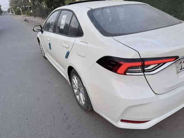 السلام عليكم 
للبيع تيوتا كورلا 2024  خليجي

 تجميع الصين 

 رقم بغداد بأسمي 

 سياره نضيفة كفاله عامة عدا كم شخط. بالدعاميات موضحهن بالصور 

  السياره  ماشيه ٤٥ الف  

سعرها 139 ورقه  وبيه مجال بسيط 

مكان السيارة بغداد حي الجوادين 

اتصال : ***********
