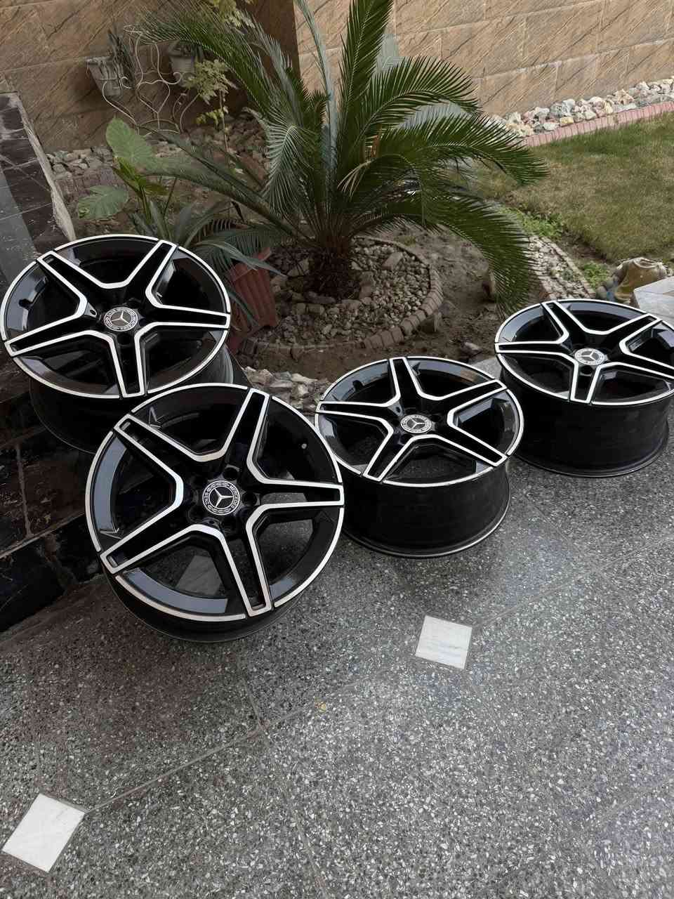 للبيت تخم كامل حجم 18 موديل 2021
مكاني بل يرموك سعر 600 الف 
***********
