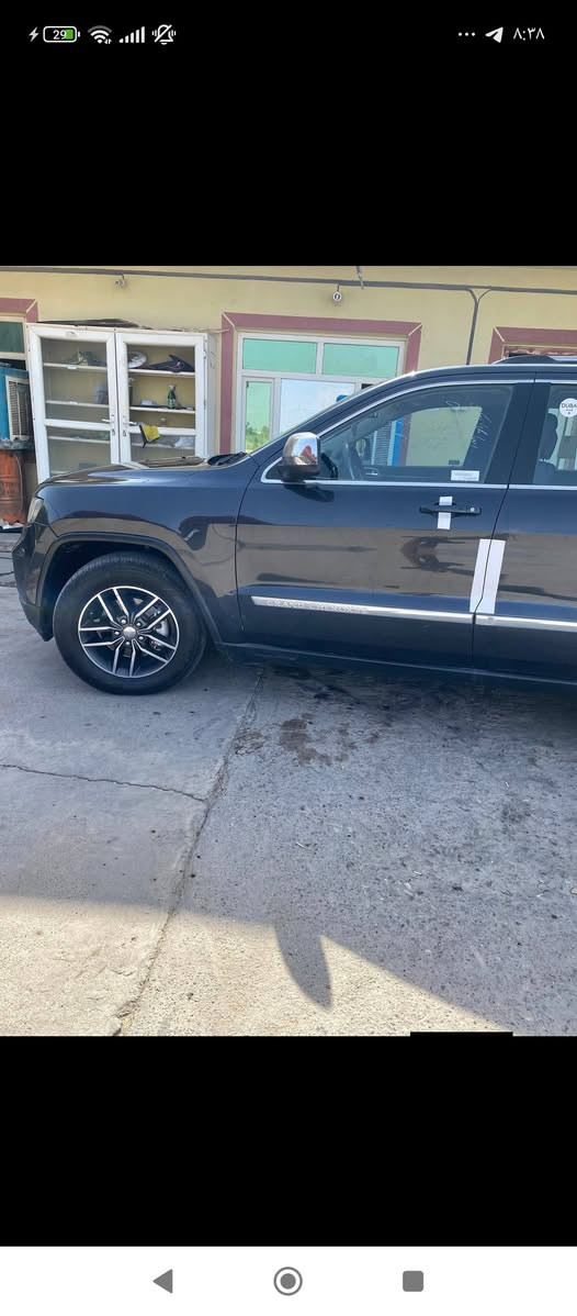 جيب 2012 سياره لمتد فول مواصفات للخير بسمي سياره لمتد معروف مواصفاته بيها قطعتين فقط بخ 
***********
