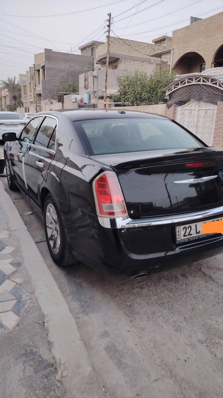 السلام عليكم (للبيع فقط) بدون مراوس
اوباما للبيع موديل 2012 السيارة كلين بيها طخه بسيطة جاملغ وربع البنيد صبغ فقط السونار موجود بالمنشور محرك 3600 مكفول كير حاوية جديد حدادية جديدة تخم تاير مابيها اي نقص رقم أربيل شرط التحويل مكان السيارة بغداد حي الجهاد السعر 155 وبيها مجال للطيبين اتصل وبخدمتك ***********
