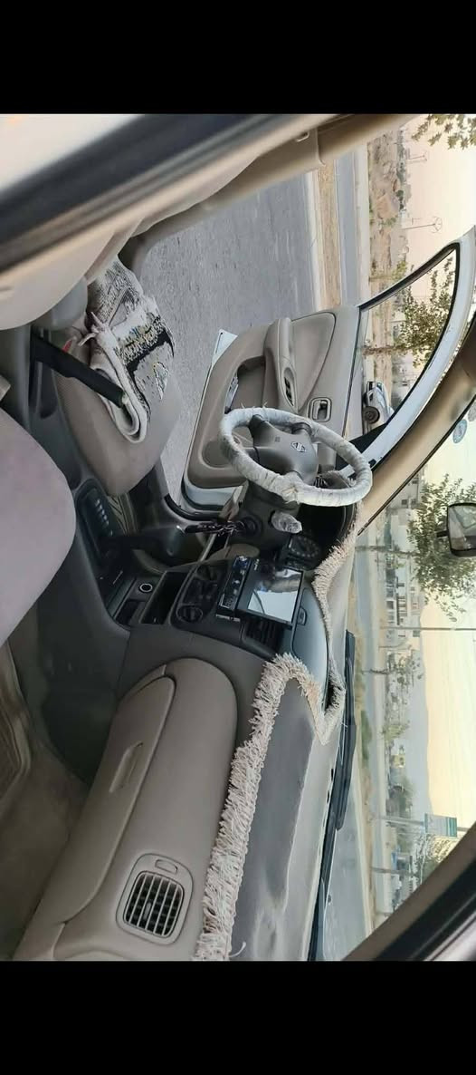 نیسان سەنی 2009 یابانی
مەکینە سپی 18 یە
سەنەوی تا 2029 تازەیە
بۆیاغی نیە 
قرچێکی بچووکی لە دواوە هەیە 
چوارجام کارەبا
کەلەو عەینەکە
ویلکەپە 
345000 ڕۆیشتووە
سەیارەیەکی بێ مە سرەفە
شاشە و کامێرەیە
بەشەرتی گێر ومە کینە
بۆ زانیاری زیاتر پەیوەندی بکە بە
***********             ***********   105$ گەڵاومعامەلەیەکی کەم
 سلێمانی - پیرەمەگرون السليمانية, العراق
