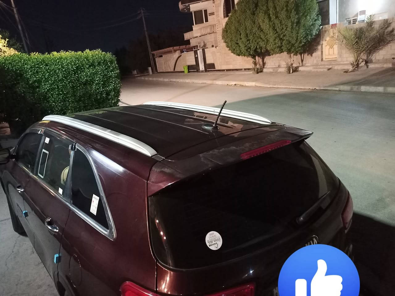 السلام عليكم كيا سورينتو موديل ١٧ بغداد امريكي محرك ٤ سلندر ٥ راكب بيه صبغ جاملغ  وبنيد جاهز من كل شي السعر ١٦٥ وبي مجال *********** و ***********
