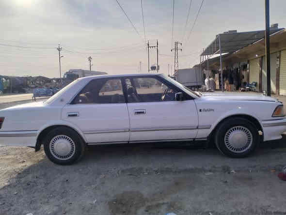 السلام عليكم موديل 1992
سيدان هارتوب
رقم نينوى سنويه 28 مشروع وطني 
محرك 2500 دبل ولوي اصلي بدون صبغ وطخه
السعر 50 وبيها مجال لطيبن
رقم *********** الهاتف
